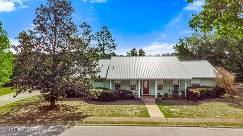 229 Oak Ridge Dr, Welaka, FL 32193