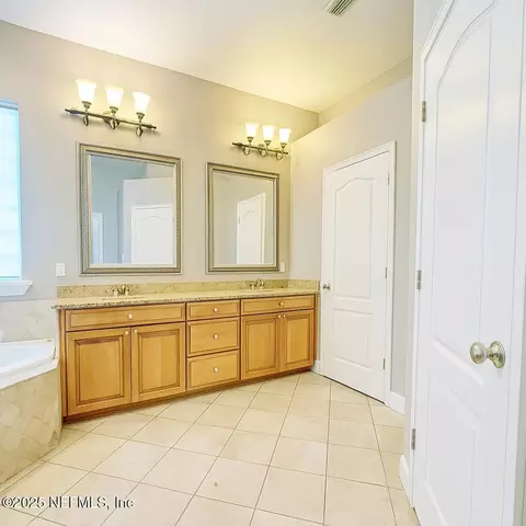 Bath - 1897 Hickory Trace Dr, Fleming Island, FL 32003 photo 4 of 5