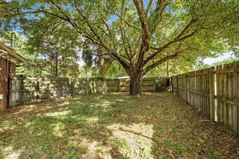 6206 Pine Cove Ln, Jacksonville, FL 32211