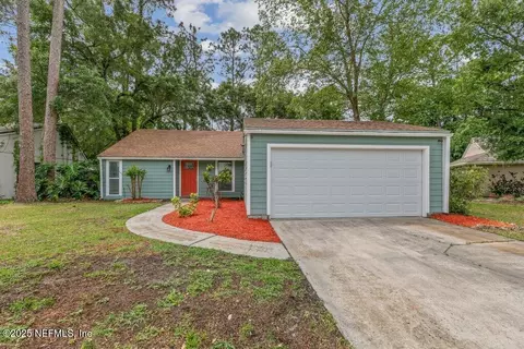 3912 Pine Breeze Rd S, Jacksonville, FL 32257