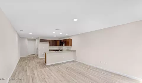 8506 Mcgirts Village Ln, Jacksonville, FL 32210