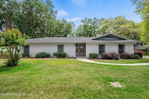 5252 Golf Course Dr, Jacksonville, FL 32277