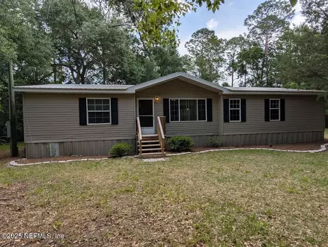 104 Ewers Rd, Crescent City, FL 32112