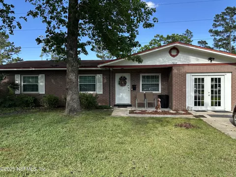 7809 Praver Dr E, Jacksonville, FL 32217