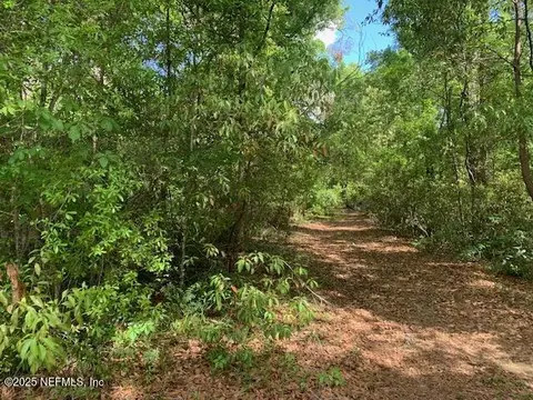 000 Dorothy St, Interlachen, FL 32148