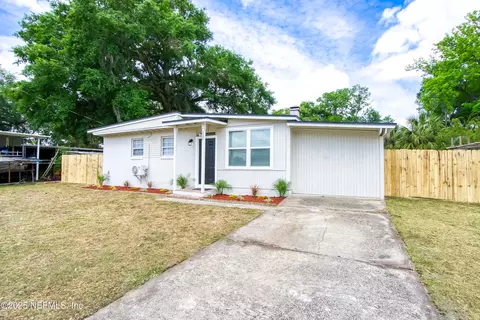 135 Parkwood Dr, Orange Park, FL 32073