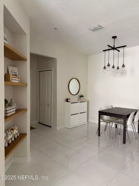 8601 Beach Blvd #711, Jacksonville, FL 32216