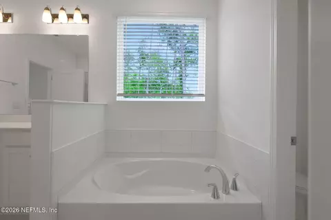 Bath - 183 Bluegrass Way, Saint Augustine, FL 32092 photo 4 of 5