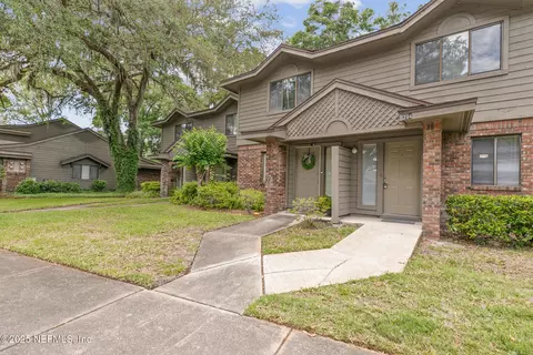 1909 University Blvd S #204, Jacksonville, FL 32216
