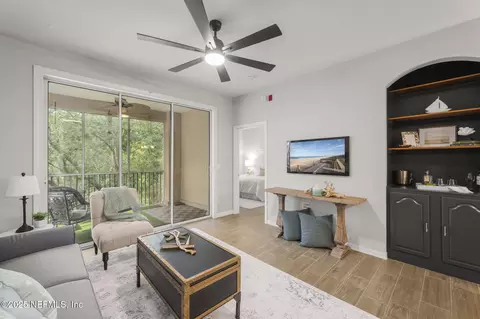 8601 Beach Blvd #323, Jacksonville, FL 32216