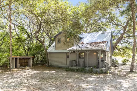 123 Buckles Dr, Interlachen, FL 32148