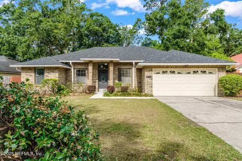 4734 Fireside Dr W, Jacksonville, FL 32210