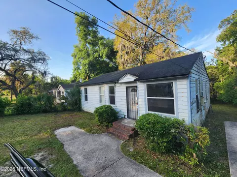 7312 N North Shore Dr, Jacksonville, FL 32208