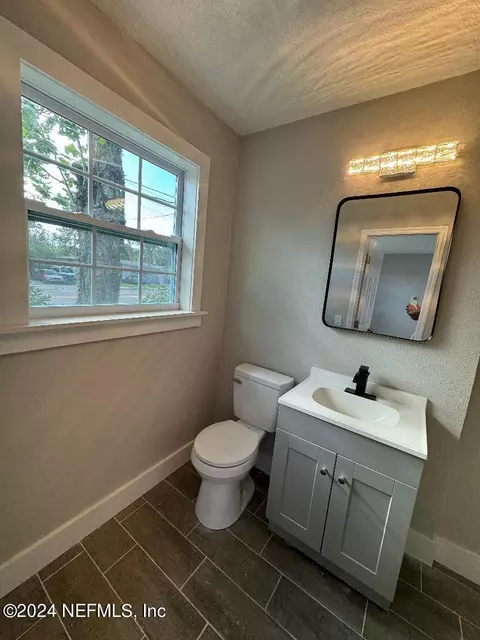 2535 Rogero Rd, Jacksonville, FL 32211