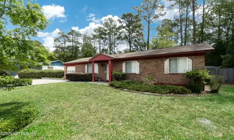 299 Pearwood Cir, Middleburg, FL 32068