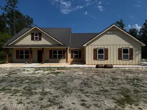 162 W Horseshoe Ct, Palatka, FL 32177