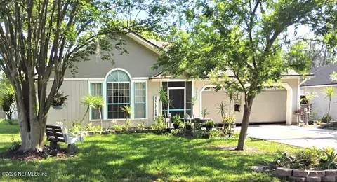 7921 Macinnes Dr, Jacksonville, FL 32244