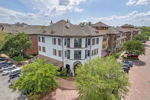 9823 Tapestry Park Cir #101, Jacksonville, FL 32246