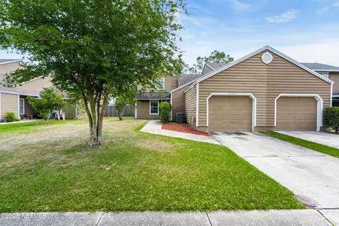 12751 Ashbrook Cir E, Jacksonville, FL 32225