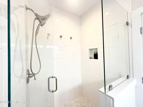 Bath - 330 Trade Wind Ln, Saint Augustine, FL 32080 photo 2 of 4