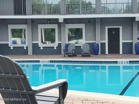 355 Monument Rd #21-A2, Jacksonville, FL 32225