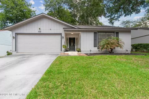 1469 Classic Oak Rd W, Jacksonville, FL 32225