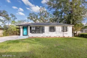 10525 Loyola Dr N, Jacksonville, FL 32218