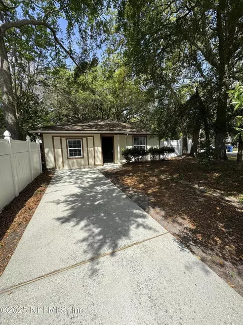 403 S 13th Ter, Fernandina Beach, FL 32034