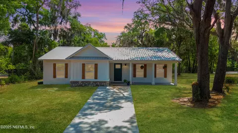 1407 High St, Palatka, FL 32177