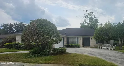 9052 Warwickshire Rd, Jacksonville, FL 32257