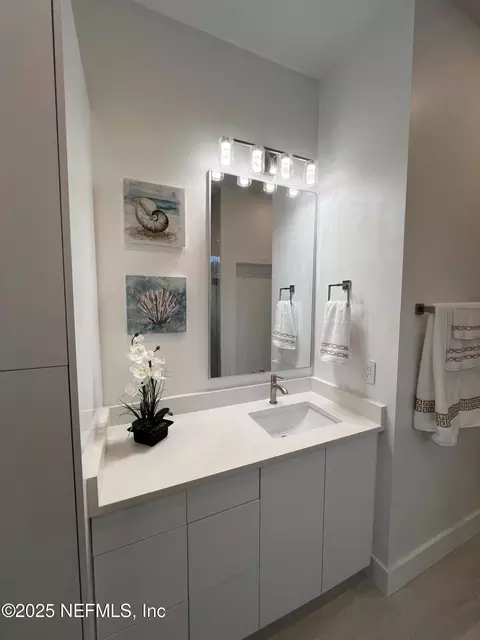 Bath - 156 Capri Dr, Ormond Beach, FL 32176 photo 2 of 7