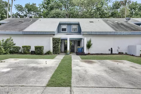 1242 Bayshore Dr N, Jacksonville, FL 32233
