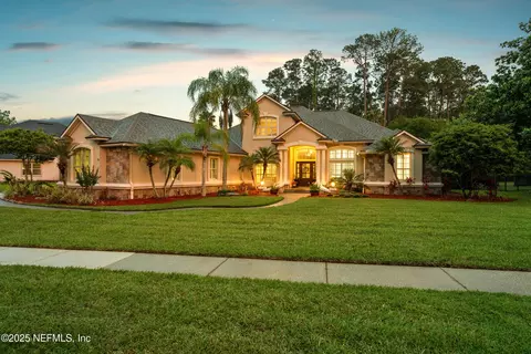 389 Summerset Dr, Saint Johns, FL 32259