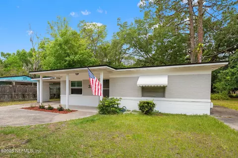 3930 Cottonwood Ln, Jacksonville, FL 32207
