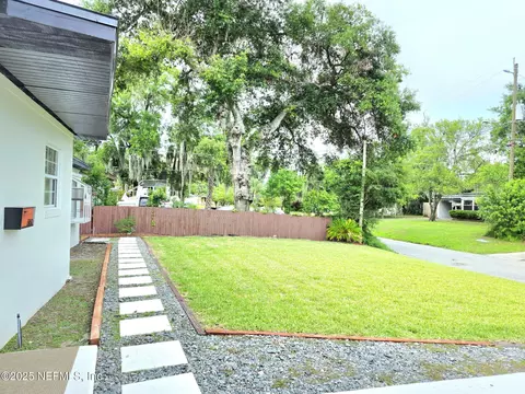 6160 Fordham Cir E, Jacksonville, FL 32217