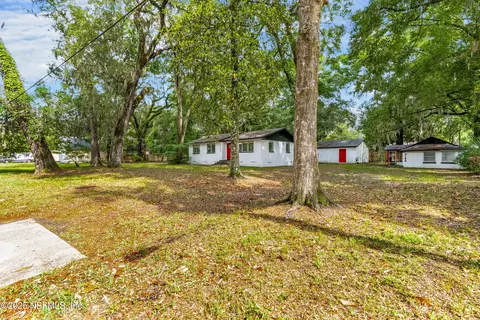 7146 Oakwood Dr, Jacksonville, FL 32211