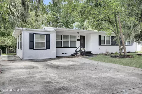 3733 Cambay Pl, Jacksonville, FL 32210