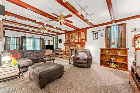 Living - 2995 Thunder Rd, Middleburg, FL 32068 photo 1 of 1