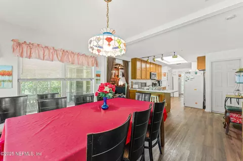 Dining - 2995 Thunder Rd, Middleburg, FL 32068 photo 1 of 3