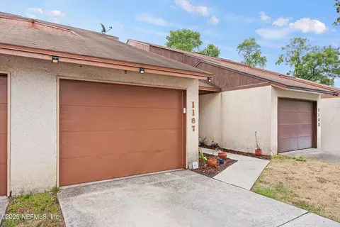 1167 Romaine Cir E, Jacksonville, FL 32225