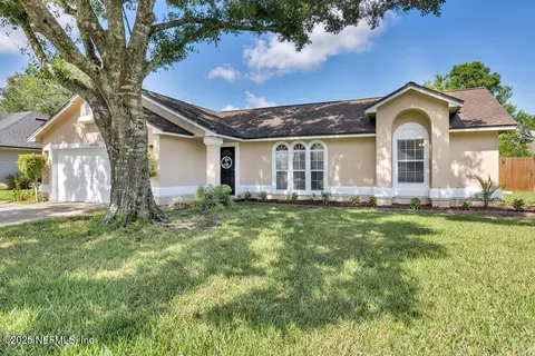 10334 Triple Crown Ave, Jacksonville, FL 32257