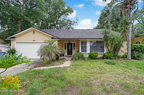 1664 Ponderosa Pine Dr E, Jacksonville, FL 32225