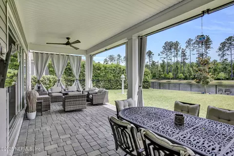 252 Pine Haven Dr, Saint Johns, FL 32259