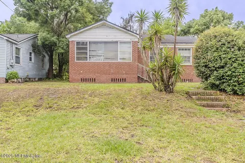 8057 Oakwood St, Jacksonville, FL 32208