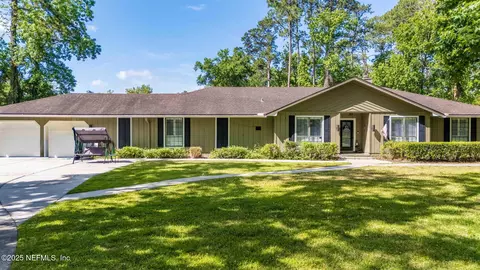 11136 River Creek Dr W, Jacksonville, FL 32223
