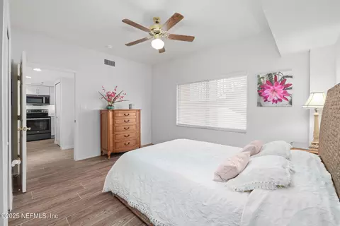 Bedroom - 159 Marine St #105, Saint Augustine, FL 32084 photo 6 of 9