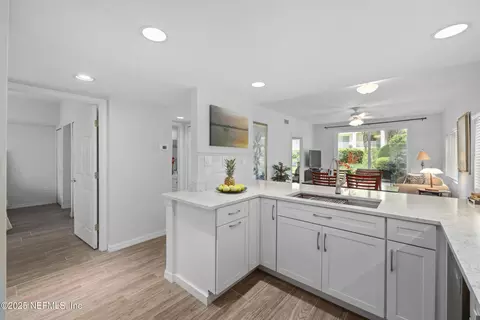 Kitchen - 159 Marine St #105, Saint Augustine, FL 32084 photo 5 of 6