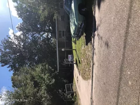 1004 Pheasant Dr, Jacksonville, FL 32218
