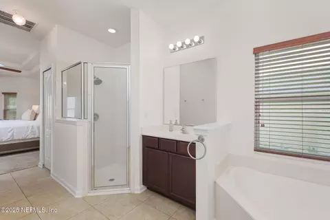 Bath - 812 Wards Creek Ln, Saint Augustine, FL 32092 photo 3 of 4
