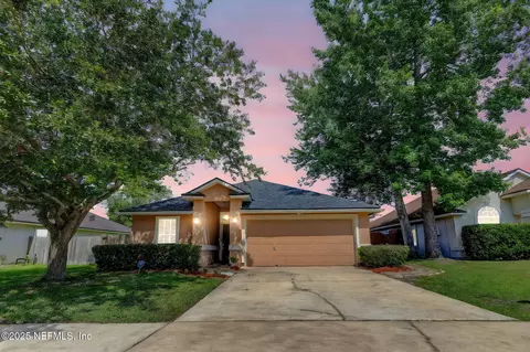 1695 Northglen Cir, Middleburg, FL 32068
